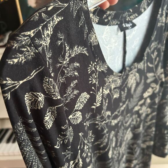 2 Dye 4 Chic Long Sleeve Black and Gold Floral Dress - Picture 10 of 16